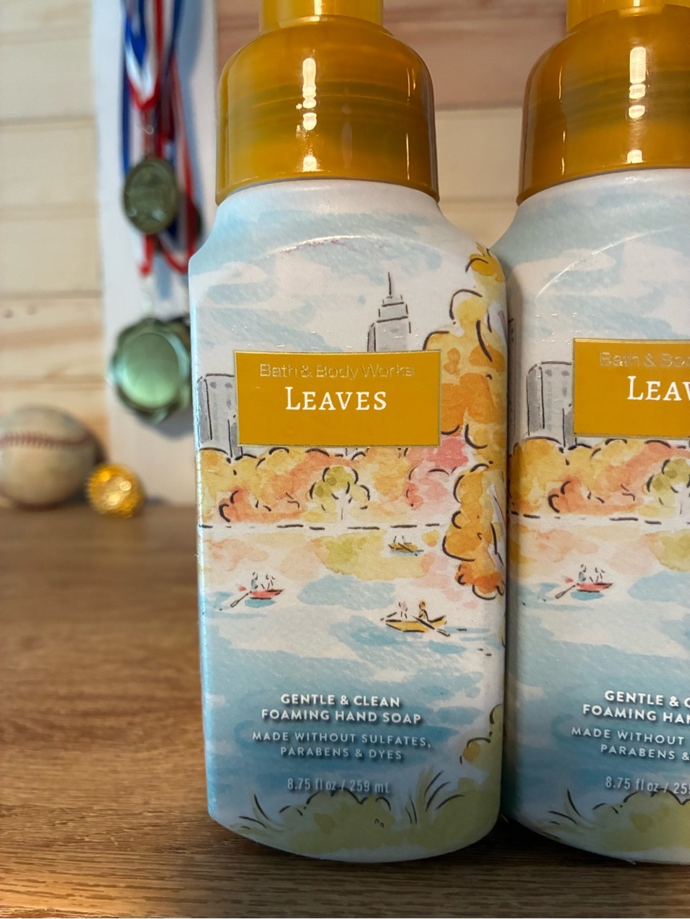 Bath & Body Works Leaves Foaming Hand Soap - Yellow Pump (4) - Picture 2 of 3